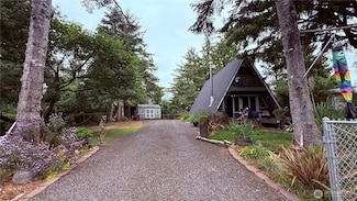 148 Seagate St SW, Ocean Shores, WA 98569