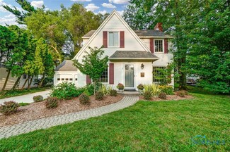 2341 Orchard Rd, Ottawa Hills, OH 43606
