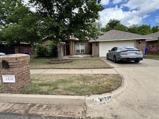 1424 Teakwood Dr, Norman, OK 73071