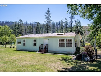 23056 N Umpqua Hwy, Idleyld Park, OR 97447