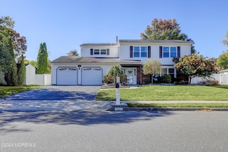 31 Honeysuckle Way, Howell, NJ 07731