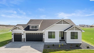 7207 Ambrosia St, Kennewick, WA 99338