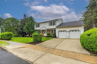 712 Kaminski Dr, Rahway, NJ 07065