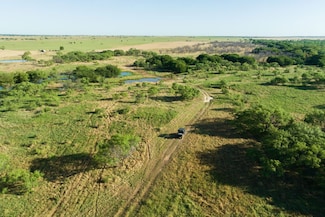 Mathews Rd, Henrietta, TX 76365