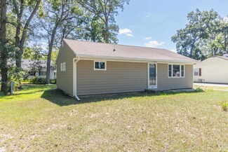 827 Hosier Dr, New Castle, IN 47362