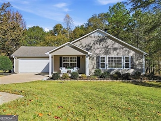 59 Akers Lake Dr, Moreland, GA 30259