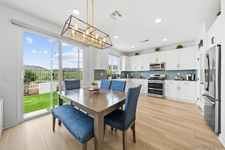 35052 Hacienda Heights, Fallbrook, CA 92028