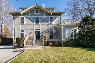 4 Red Cross Ave Unit 1B, Newport, RI 02840