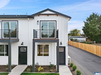 669 W Hendrickson Rd Unit 8, Sequim, WA 98382