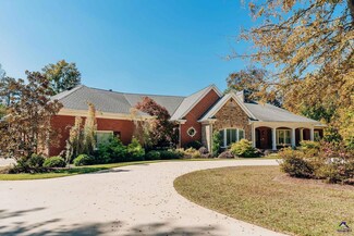 135 Lake Ridge Dr, Macon, GA 31220