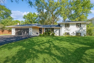 3360 Thornwood Ave, Glenview, IL 60026