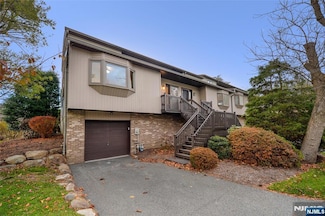 30 Peach Hill Ct, Ramsey, NJ 07446