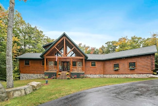 25 Winnipesaukee Dr, Wolfeboro, NH 03894