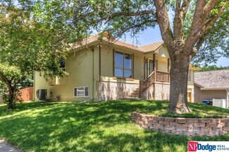 15724 Hamilton St, Omaha, NE 68118
