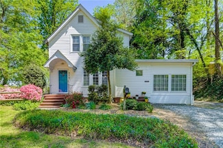 421 Corona St, Winston Salem, NC 27103