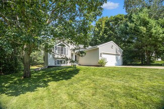 5298 Bittersweet Dr, Muskegon, MI 49445