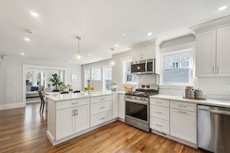 80 Amsden St Unit 82, Arlington, MA 02474