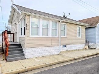 711 Wisteria Rd, Atlantic City, NJ 08401