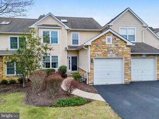 122 Canterbury Ln, Blue Bell, PA 19422