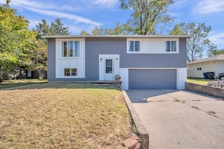 920 S Ash St, Newton, KS 67114