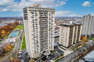 160 Overlook Ave Unit 12E2, Hackensack, NJ 07601