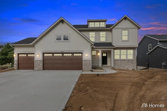 1060 N Washington St, Lowell, MI 49331