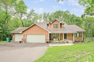 655 Trails End Rd, Mound, MN 55364