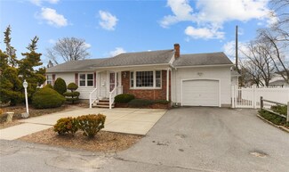 31 Gillen Ave, North Providence, RI 02904