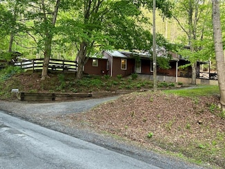 6349 Hoke's Mill Rd, Ronceverte, WV 24970