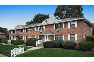 807 Lake Blvd Unit 807-6, Lindenhurst, NY 11757