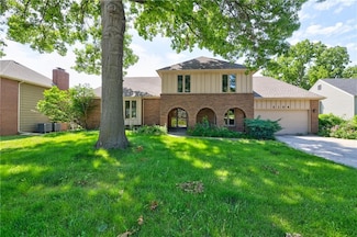 5104 Ashworth Rd, West Des Moines, IA 50266