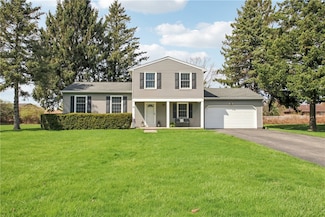 18 Yorktown Dr, Webster, NY 14580