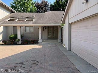 1797 Golf Ridge Dr Unit 18, Bloomfield Hills, MI 48302