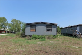 732 Rogers St, Normangee, TX 77871