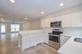 6313 Bowers St, Wallis, TX 77485