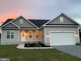 204 Woodmount Dr, Colonial Beach, VA 22443