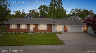 29415 Private Dr, Chesterfield, MI 48047