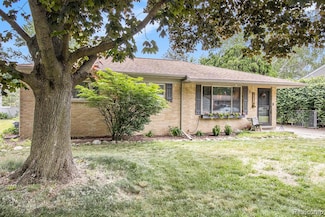 14880 Lyons St, Livonia, MI 48154
