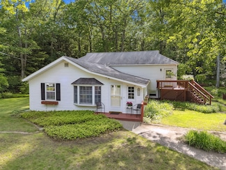 49 Longwood Dr, Colchester, CT 06415