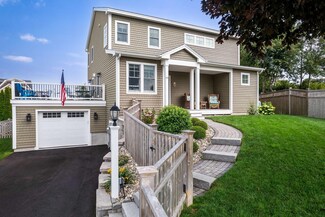 42 Seaview Dr, Wells, ME 04090