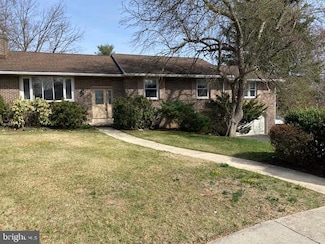 2 Executive Cir, Reading, PA 19606