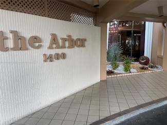 1400 Saint Charles Place Unit 524, Pembroke Pines, FL 33026