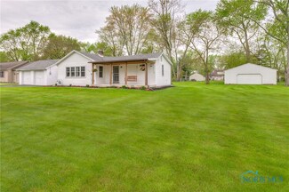 1746 Rhode Island Rd, Holland, OH 43528