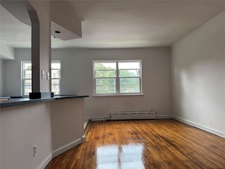 78-01 164th St Unit 2, Fresh Meadows, NY 11366