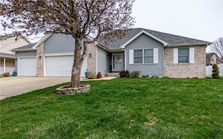 450 Phillip Cir, Forsyth, IL 62535