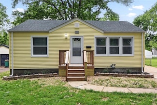 1901 Bainbridge Dr, Saint Louis, MO 63133