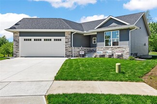 344 Worthington Ct, Hiawatha, IA 52233