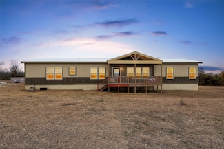 105 County Road 4025, Lott, TX 76656