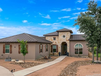 315 Sky View Ct, Blanco, TX 78606
