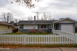 611 24th Ave S, Grand Forks, ND 58201